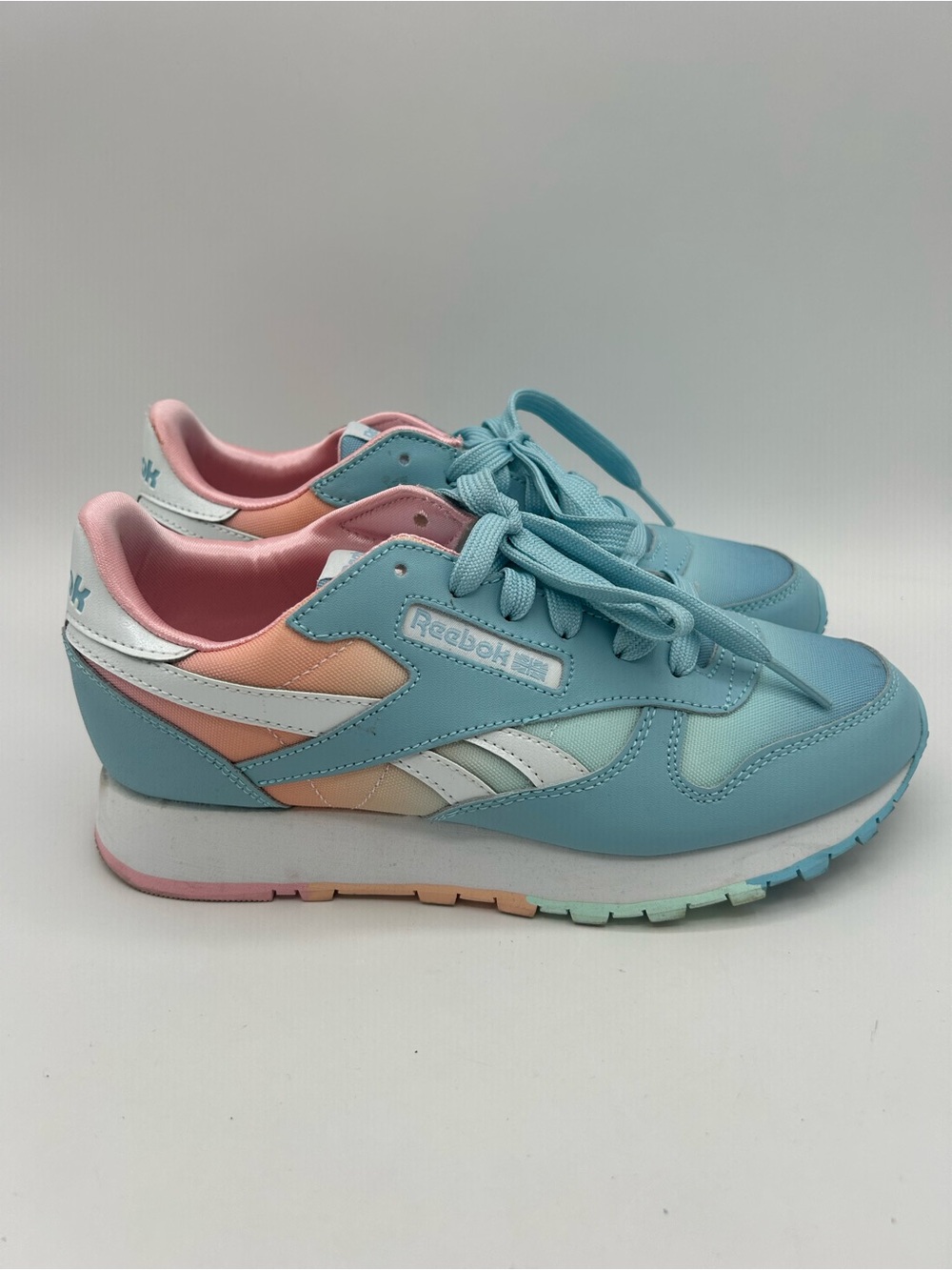 Reebok Kid's Classic Sneaker Shoe Blue Rainbow Size 4.5 Athletic Gym